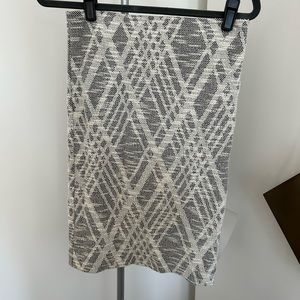 Ann Taylor white/ black fully lined stretchy skirt